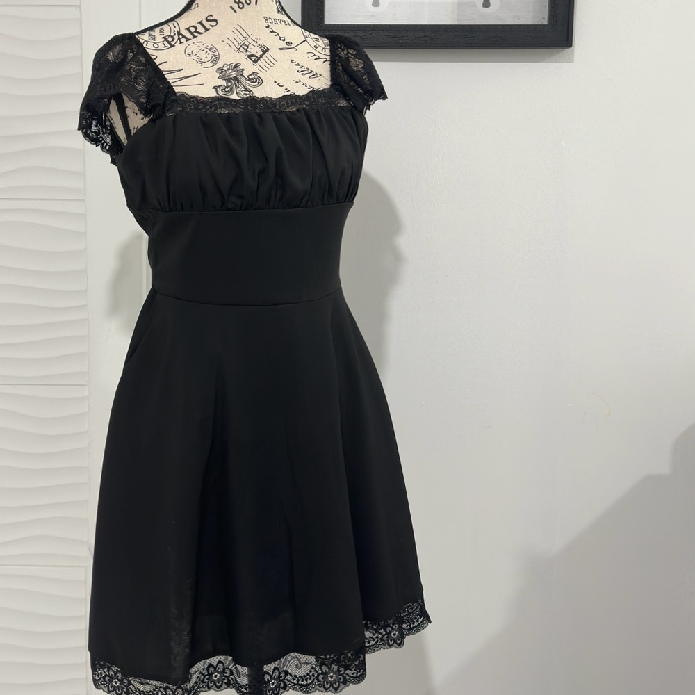 Vessita London / Kaia/ Little black dress